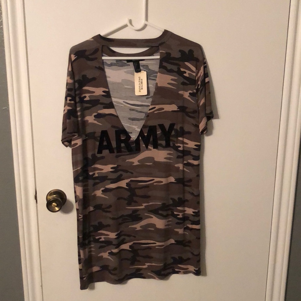 Low cut t-shirt dress